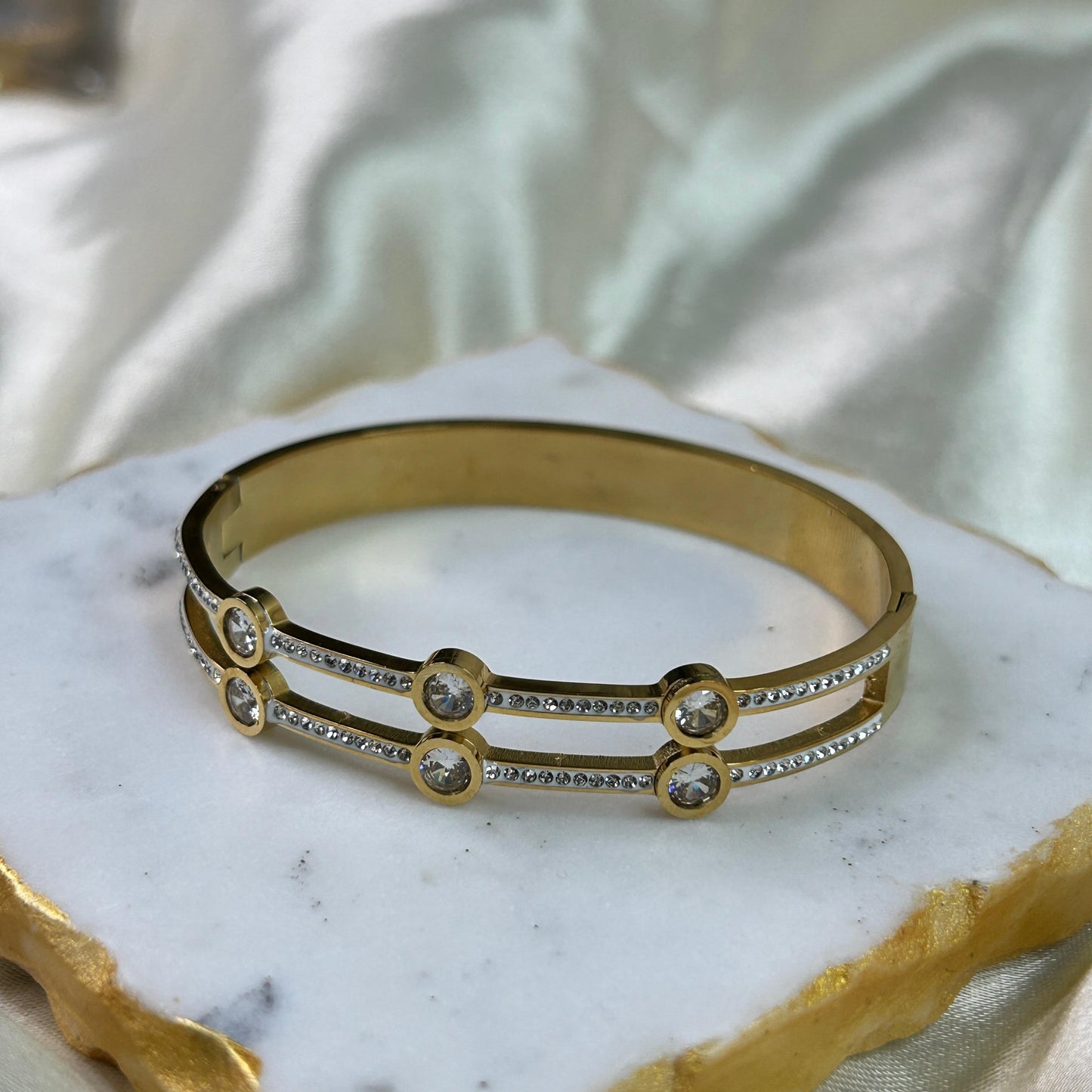 Neo O Bracelet