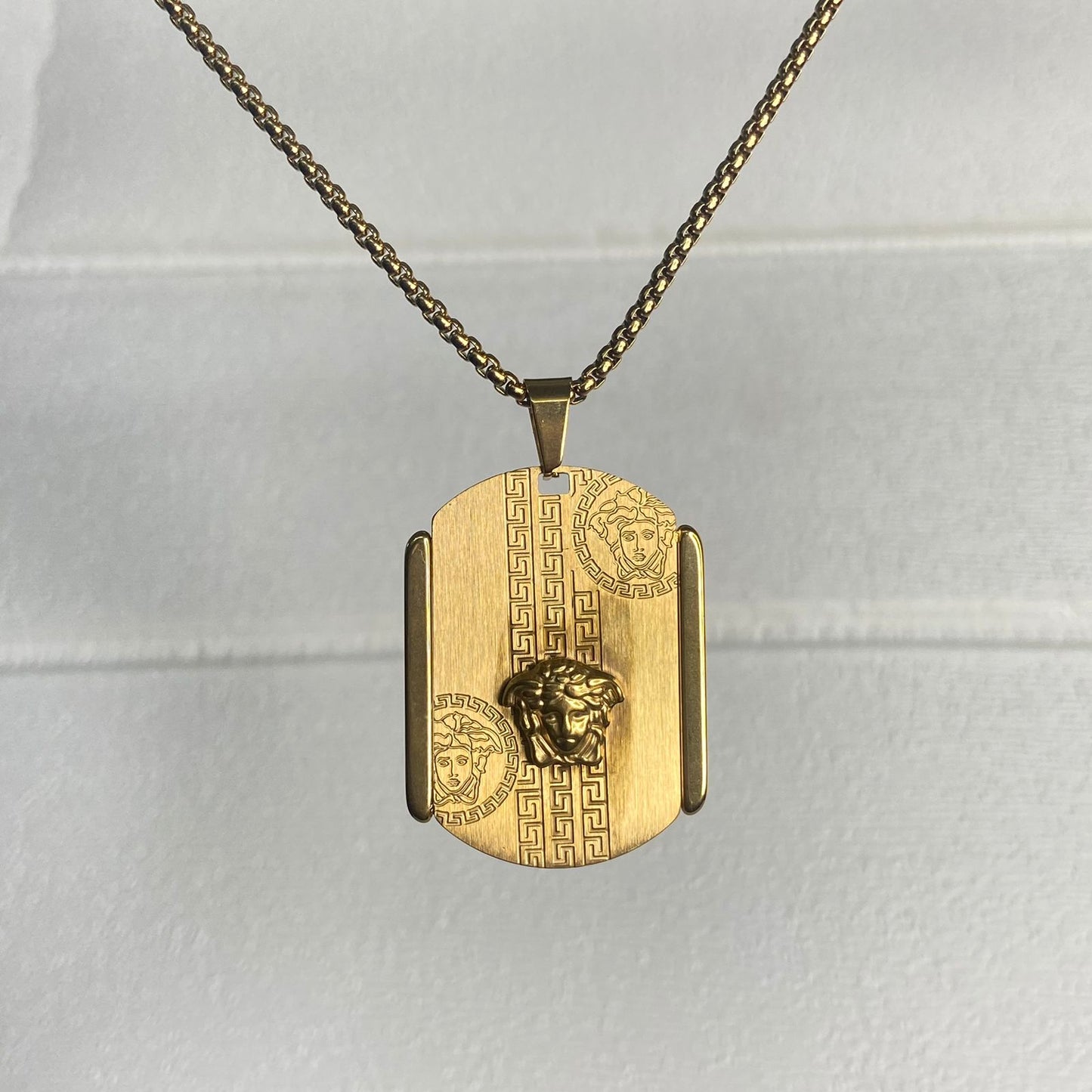 Royal Sace Pendant Chain