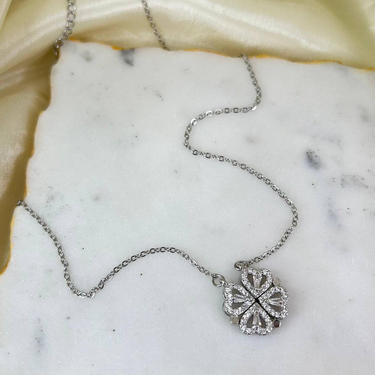 Magnetic Heart Necklace ( Silver)