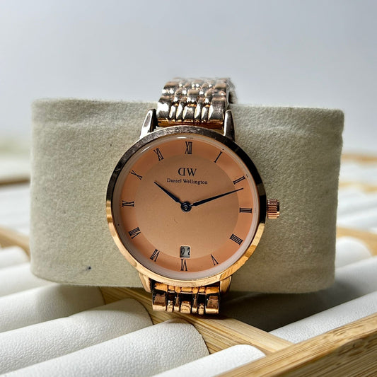 DW 28 mm Round Chain Watch 010