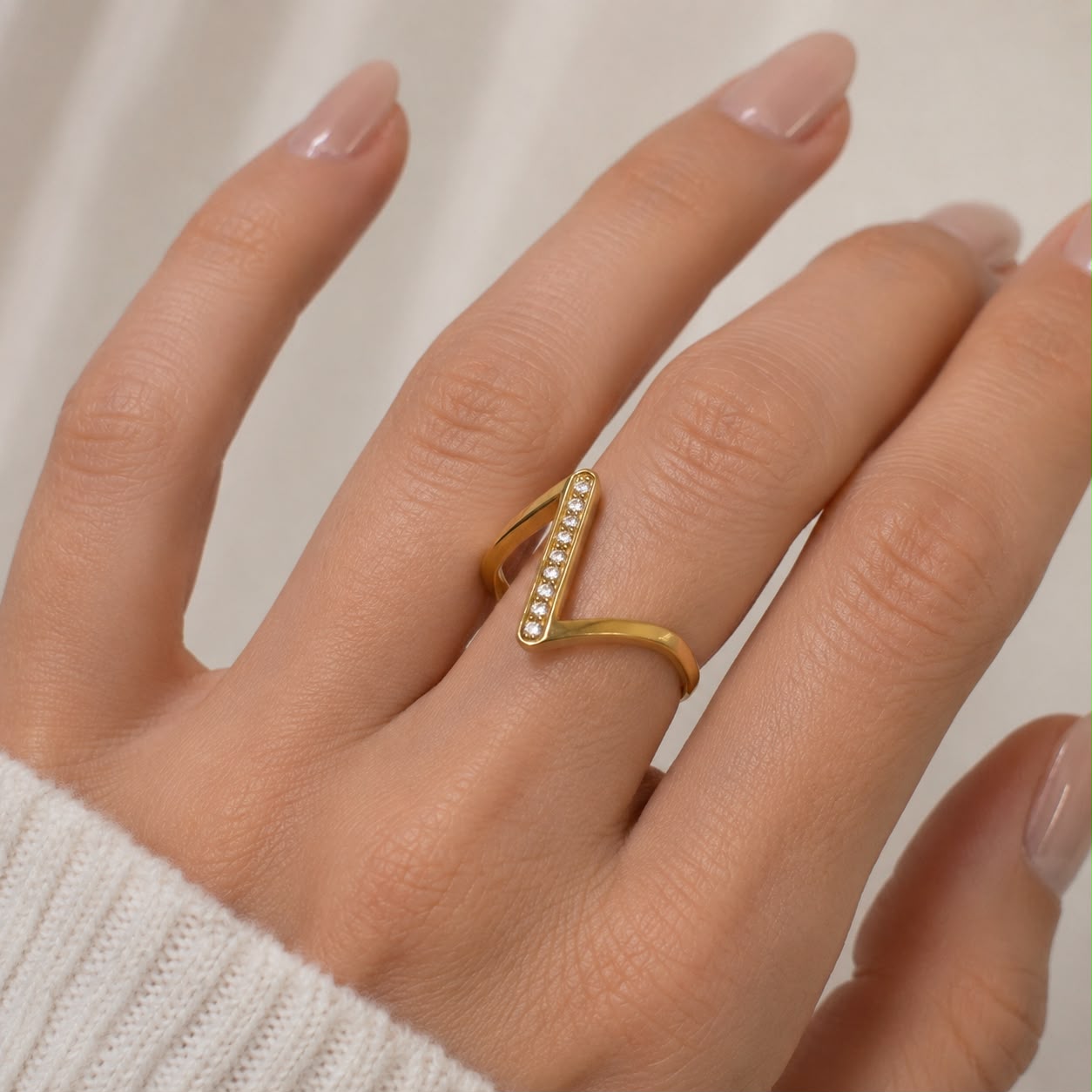 Dainty Z Ring