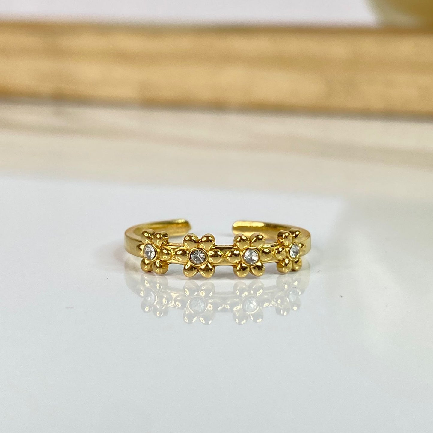 Tiara 18K Ring