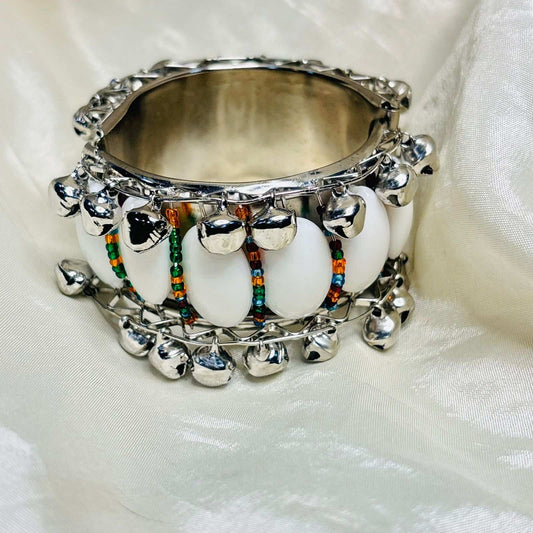 White Shell Openable Bracelet