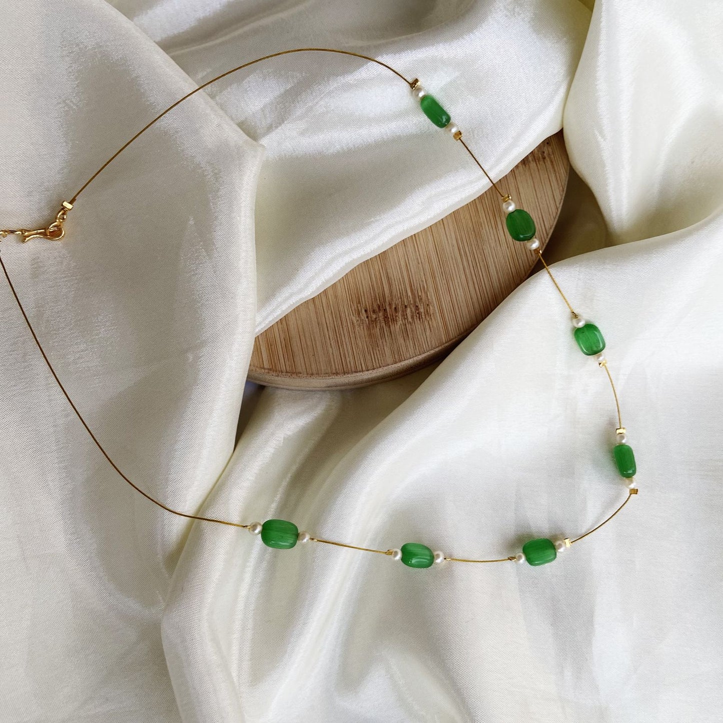 Emerald Invisible Chain Necklace