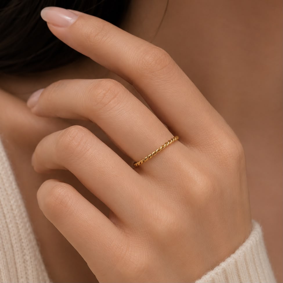 Twirled Minimal Ring