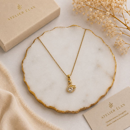 Dainty Swaroski Necklace ( Gold )