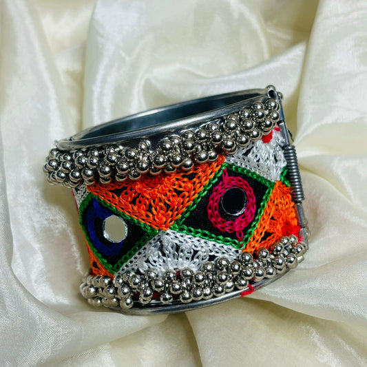 Hetal Openable Oxidise Bracelet