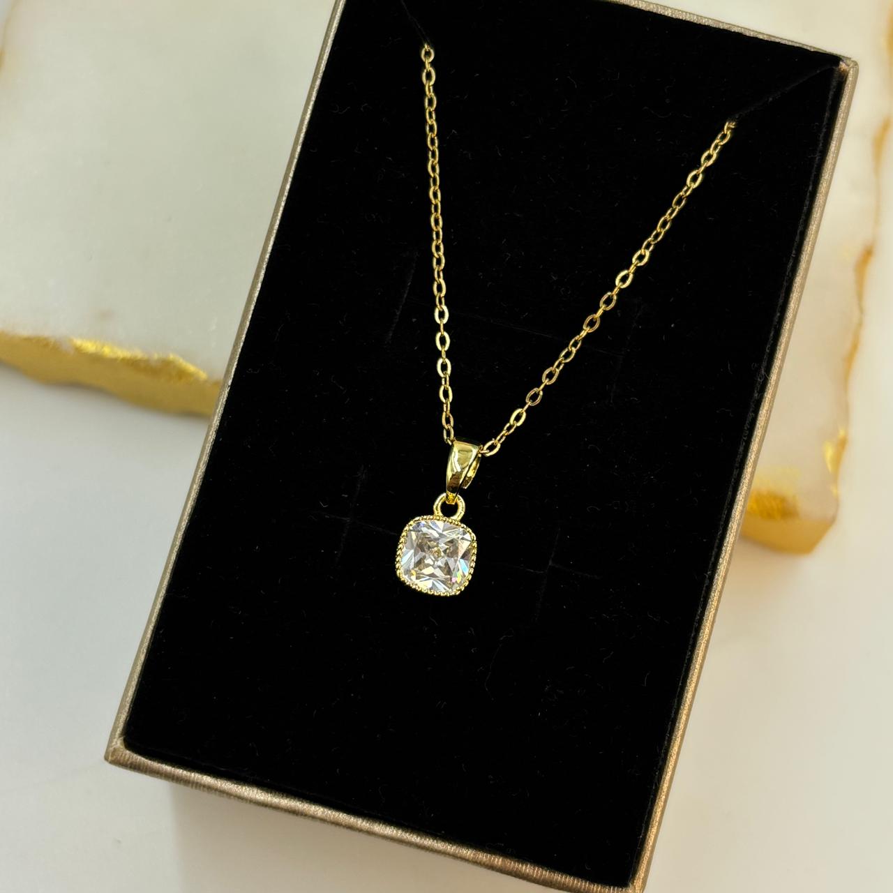 Dainty Mylo Necklace ( Gold )