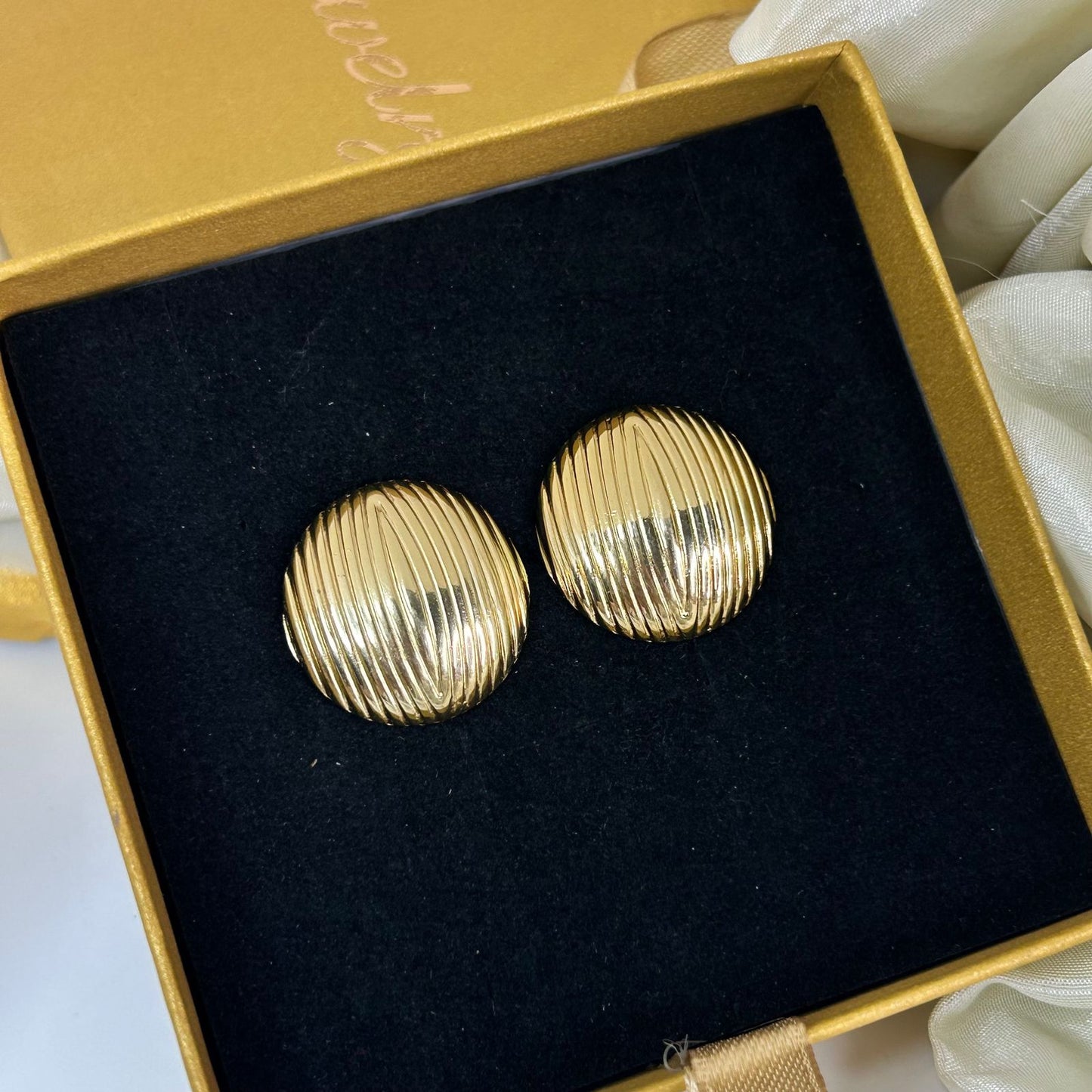 Ribbed Stud Earrings