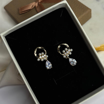Pearlie Drop Minimal Earrings