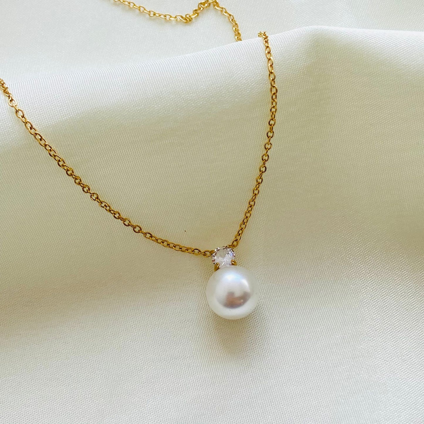 Glister Pearl Necklace