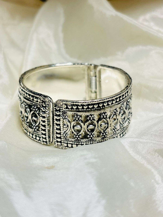 Noka Openable Ethnic Bracelet (Kids Size - 2.2.-2.4)