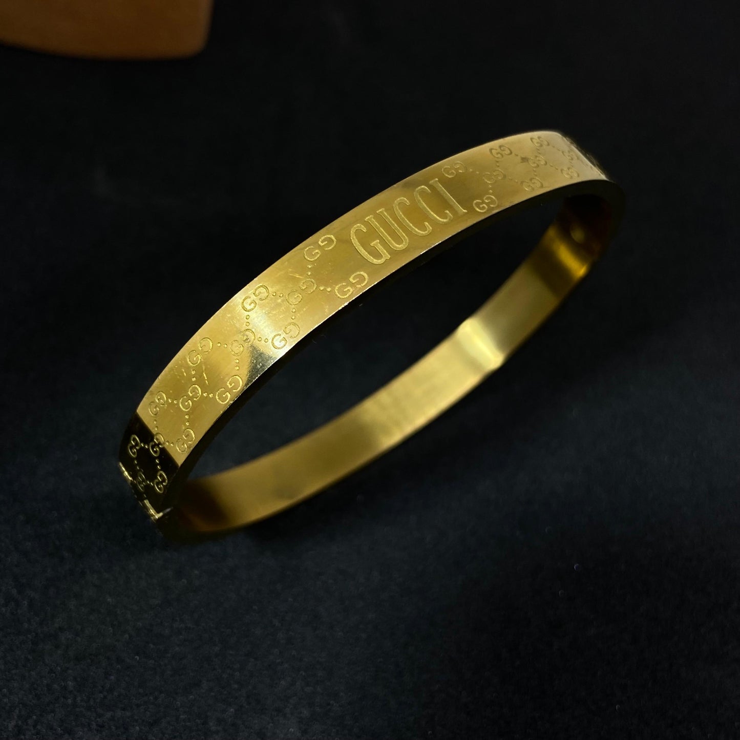 Classic GCCI 18K Cuff Bracelet